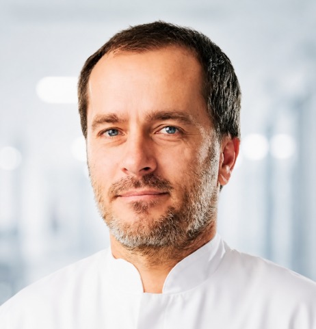 Dr Adam Mol